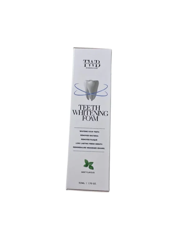 This teeth whitening foam employs the whitening qualities of coconut oil and fresh mint! Make an extra £20-£25 per client with this amazing whitening product! Your clients will love this soft and gentle whitening foam – perfect for post treatment!